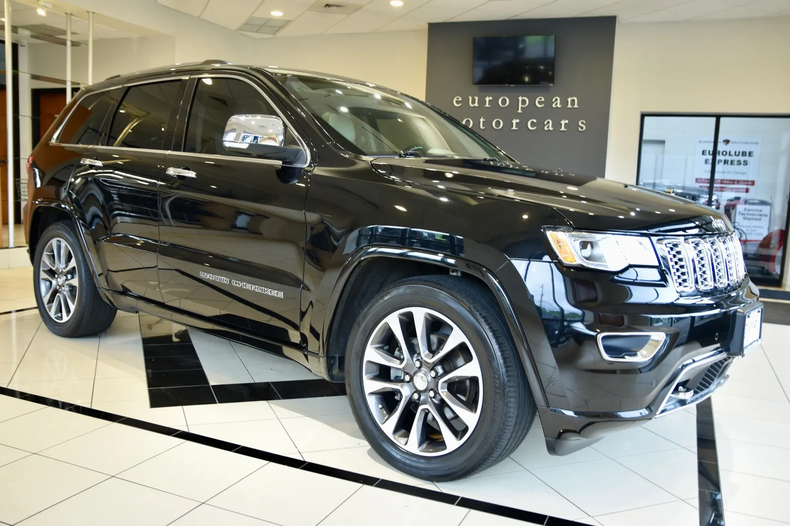 Black 2017 Jeep Grand Cherokee Overland for sale in Middletown, CT