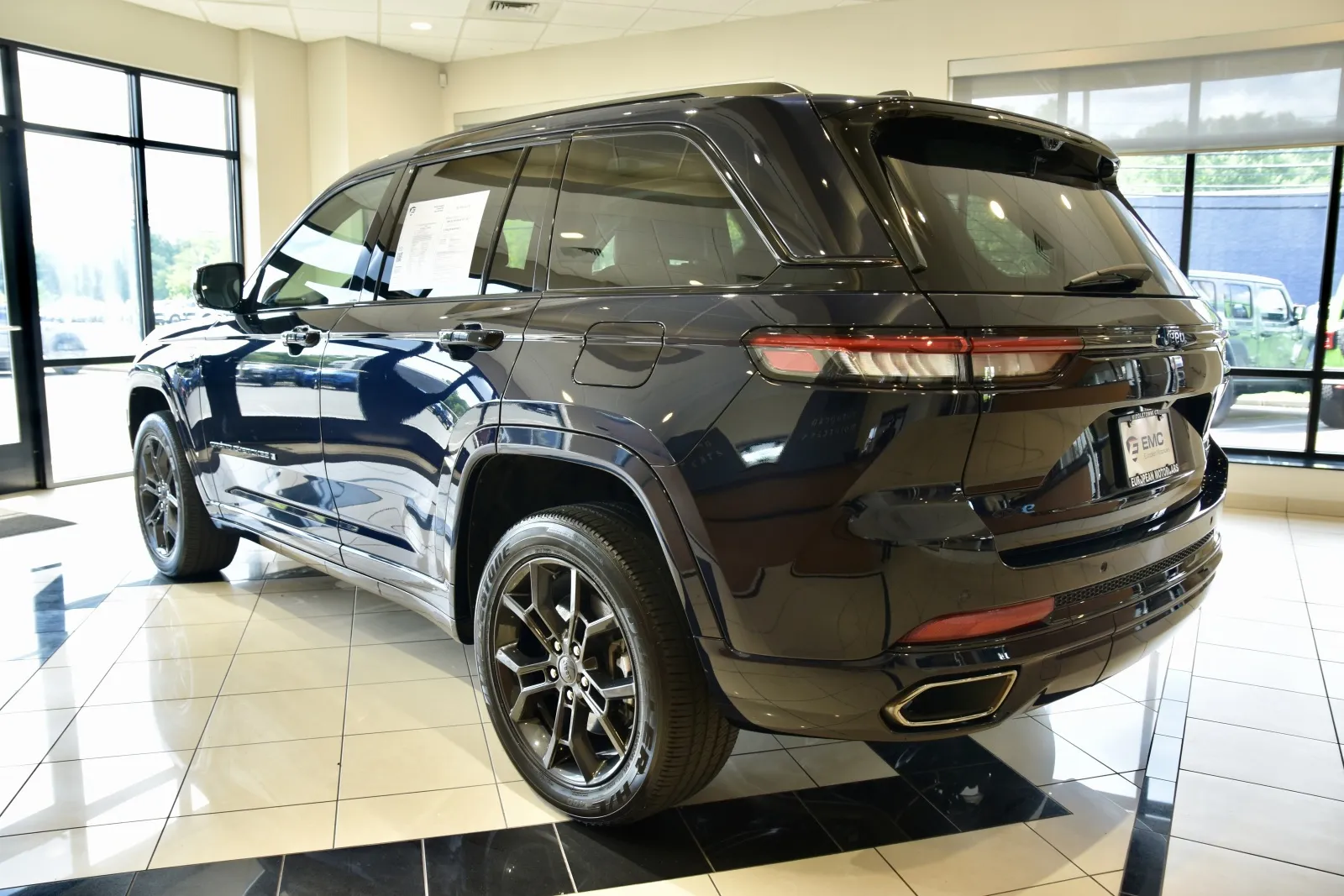 More photos of 2023 Jeep Grand Cherokee 30th Anniversary 4xe at European Motorcars, CT