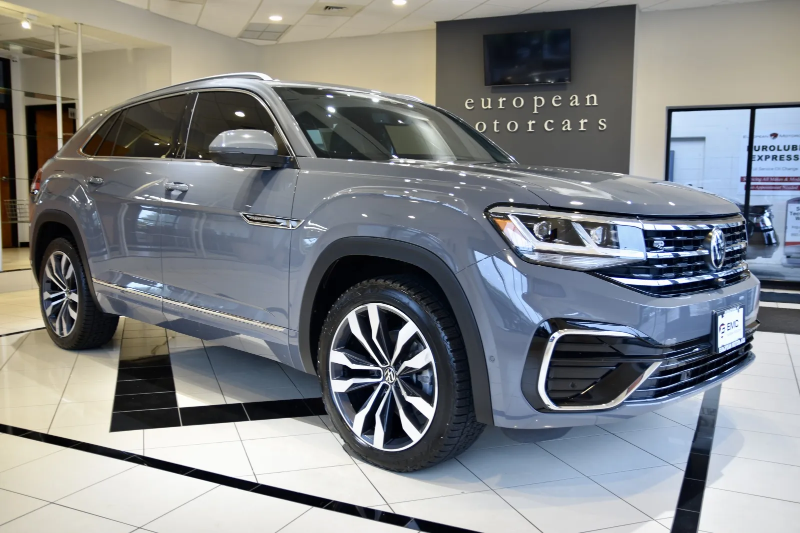 Gray 2022 Volkswagen Atlas Cross Sport V6 SEL Premium R-Line 4Motion for sale in Middletown, CT