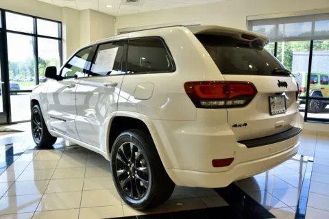 More photos of 2022 Jeep Grand Cherokee WK Laredo X at European Motorcars, CT