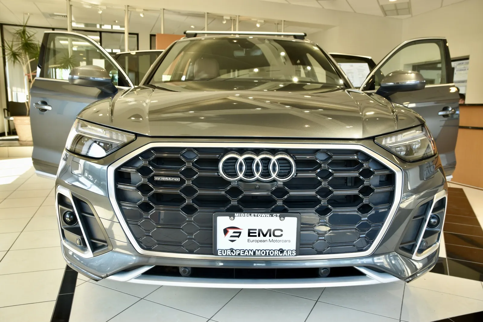 Photos of 2024 Audi Q5 quattro S line Prestige 45 TFSI for sale in Middletown, CT at European Motorcars