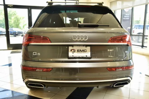 More photos of 2024 Audi Q5 quattro S line Prestige 45 TFSI at European Motorcars, CT