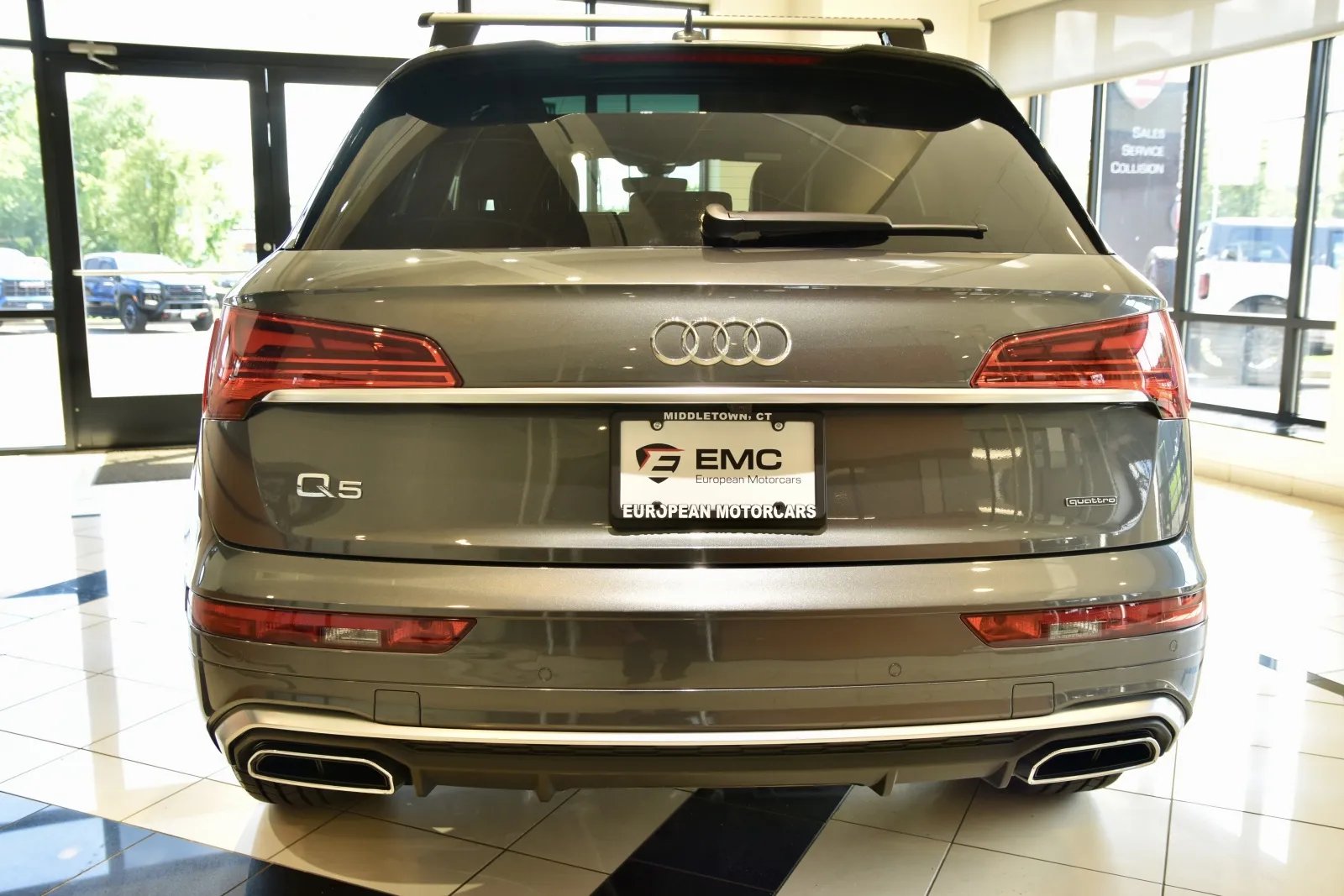 More photos of 2024 Audi Q5 quattro S line Prestige 45 TFSI at European Motorcars, CT