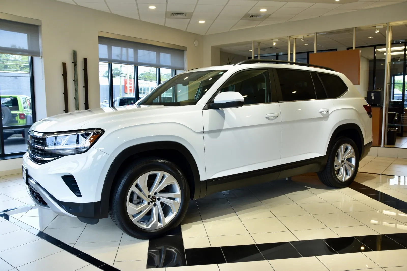 Another view of 2022 Volkswagen Atlas V6 SE 4Motion for sale in Middletown, CT at European Motorcars