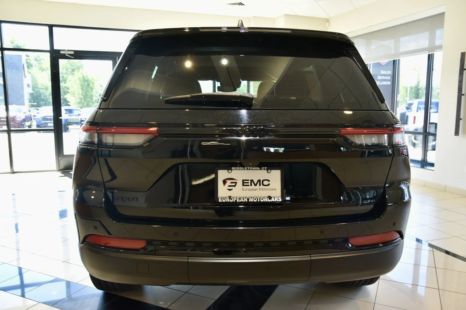 More photos of 2023 Jeep Grand Cherokee Altitude at European Motorcars, CT