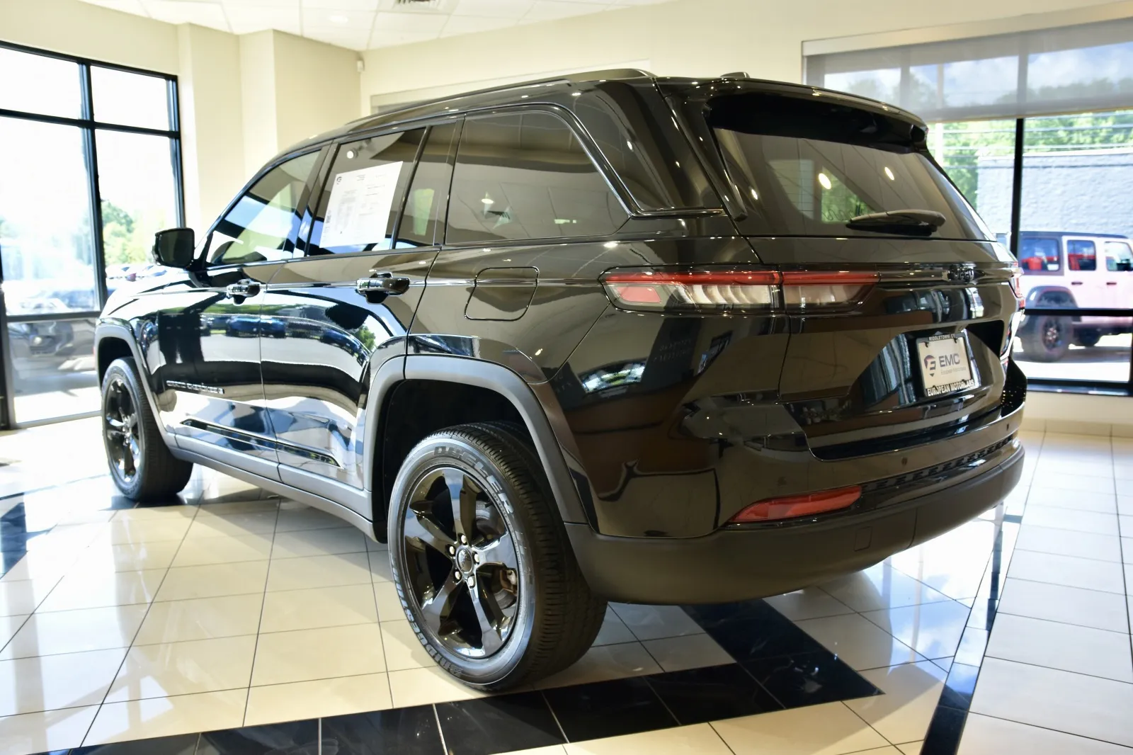More photos of 2023 Jeep Grand Cherokee Altitude at European Motorcars, CT