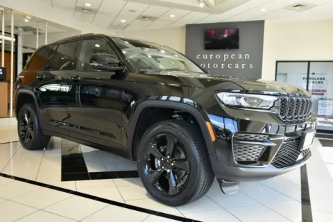 Black 2023 Jeep Grand Cherokee Altitude for sale in Middletown, CT