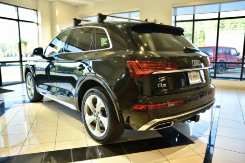 More photos of 2023 Audi Q5 quattro S line Prestige 45 TFSI at European Motorcars, CT