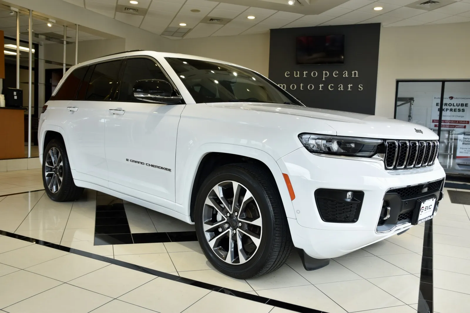 White 2023 Jeep Grand Cherokee Overland for sale in Middletown, CT