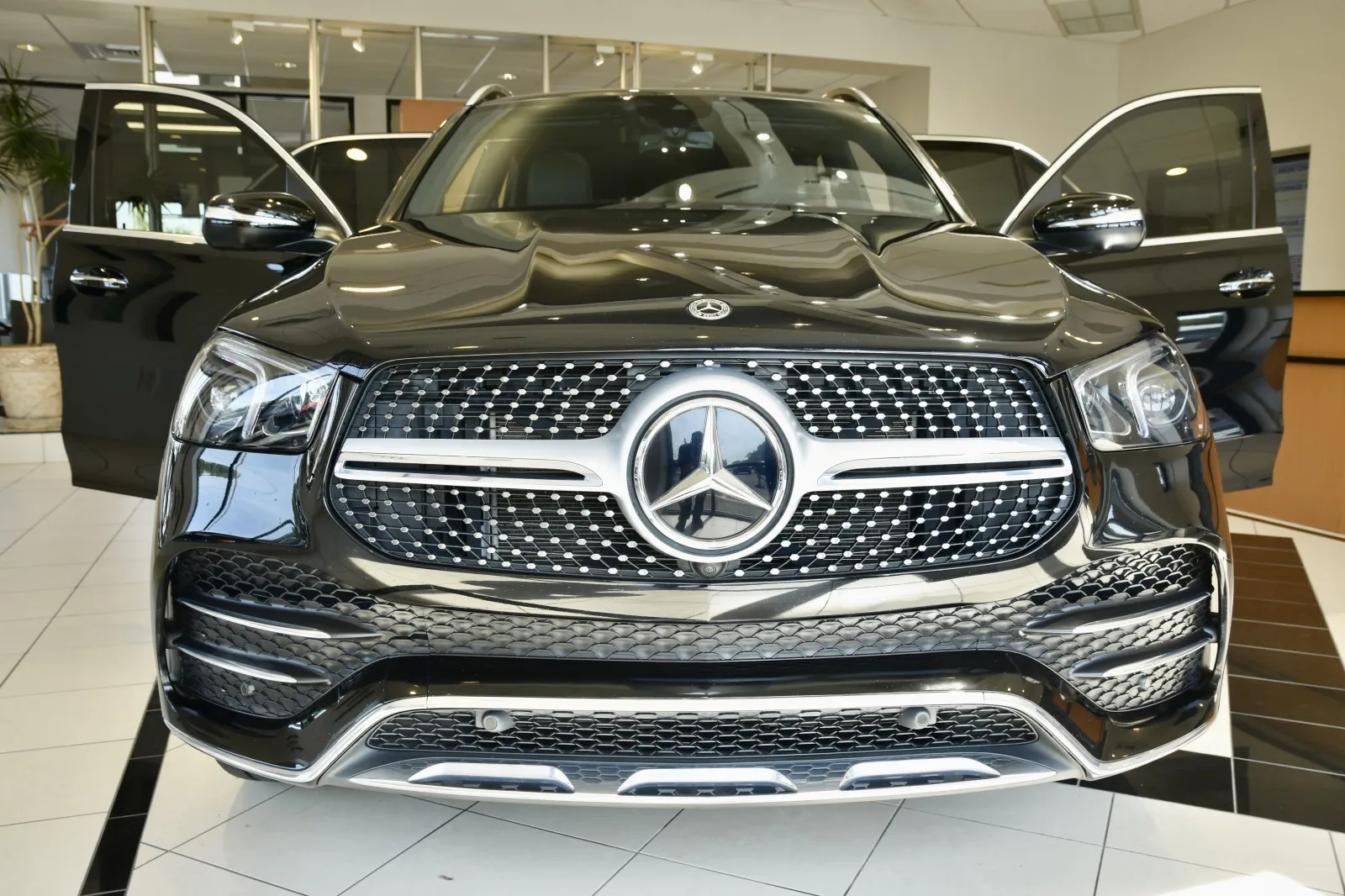 Photos of 2022 Mercedes-Benz GLE 350 4MATIC for sale in Middletown, CT at European Motorcars