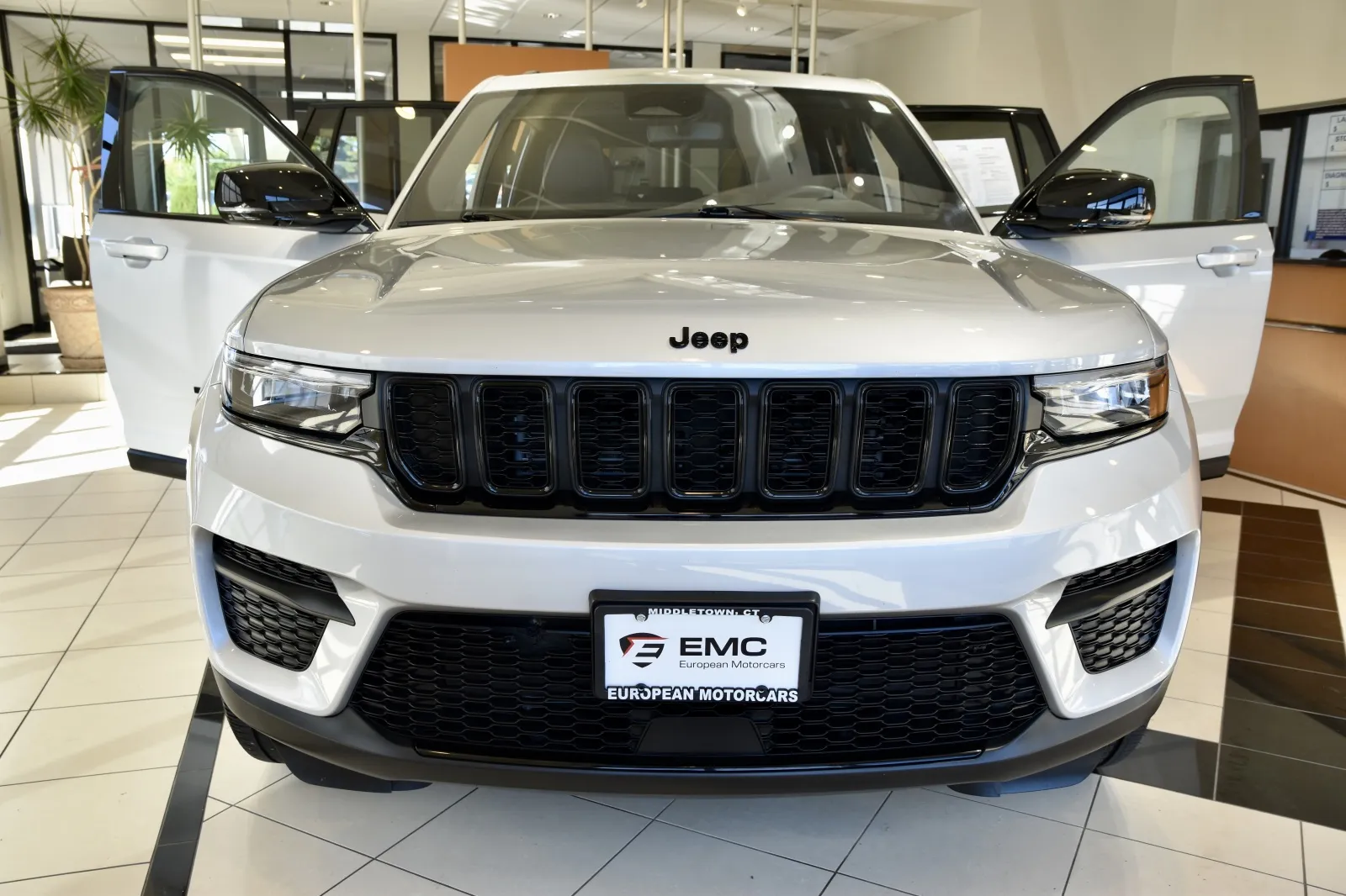 Photos of 2023 Jeep Grand Cherokee Altitude X for sale in Middletown, CT at European Motorcars