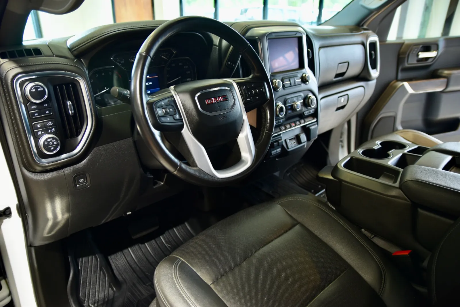 2021 GMC Sierra 1500 SLT - Photo 17
