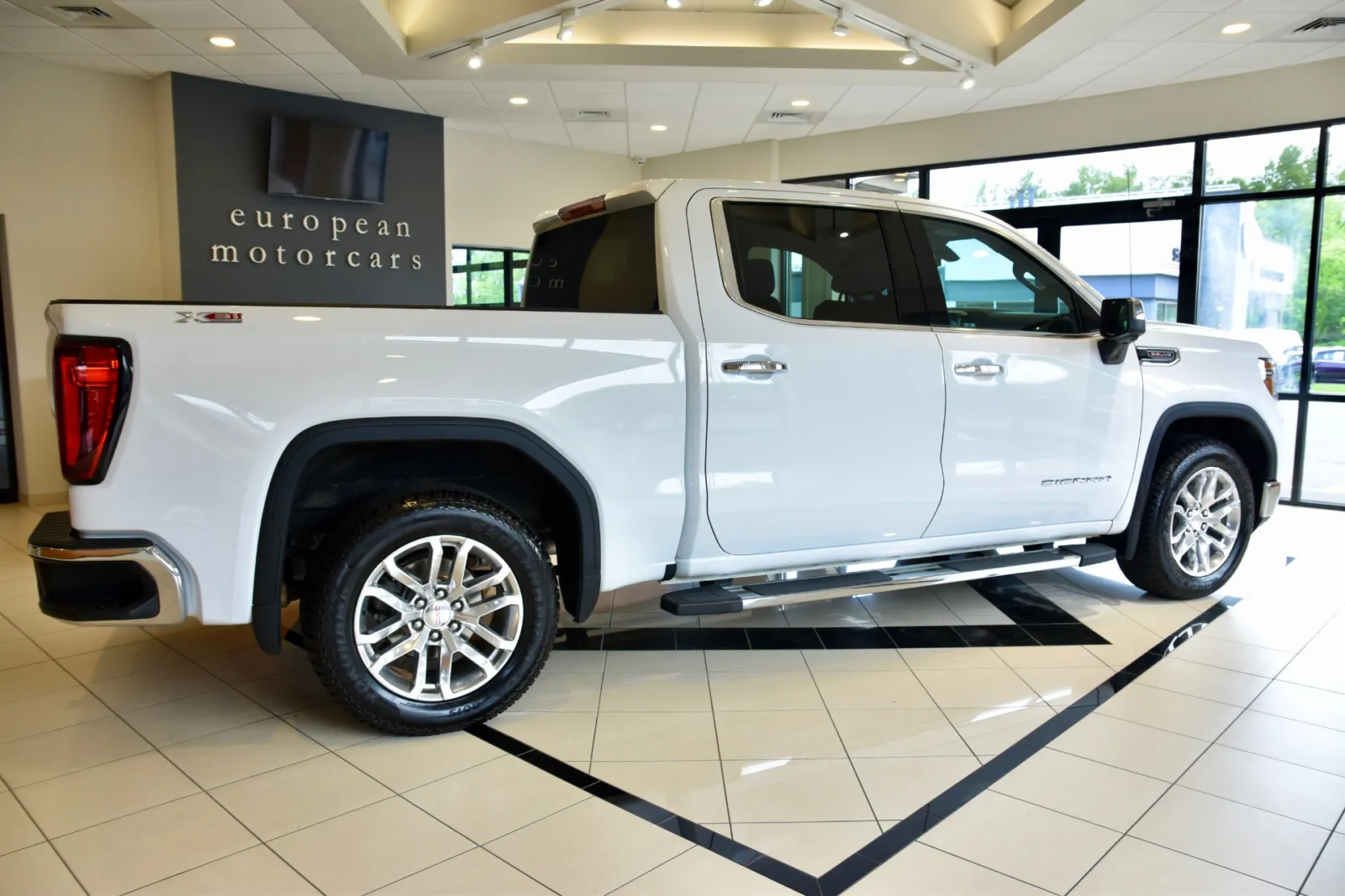 2021 GMC Sierra 1500 SLT - Photo 7