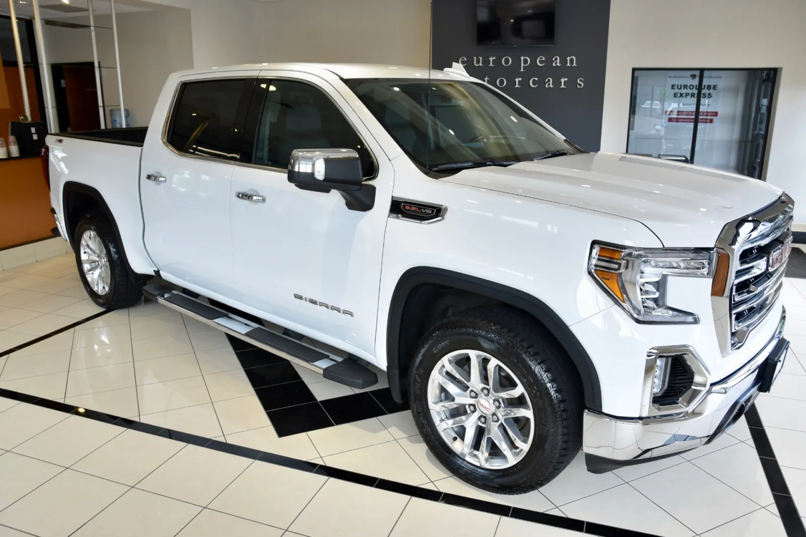 2021 GMC Sierra 1500 SLT - Photo 8