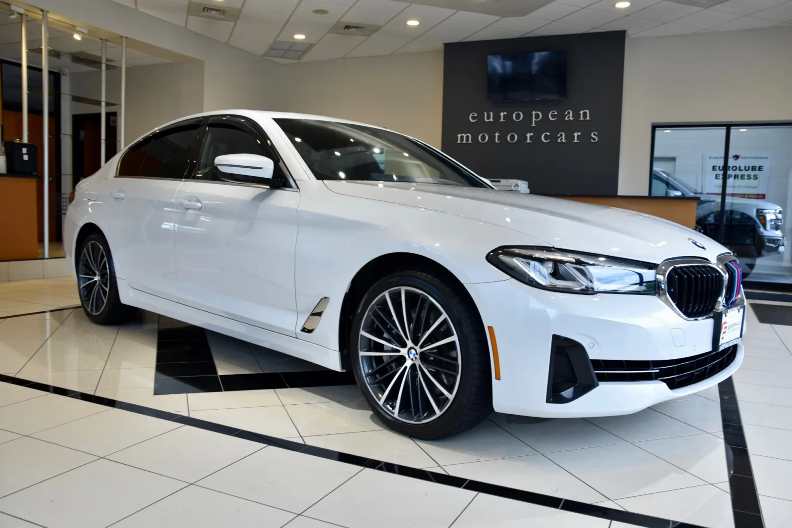 White 2022 BMW 5 Series 540i xDrive for sale in Middletown, CT