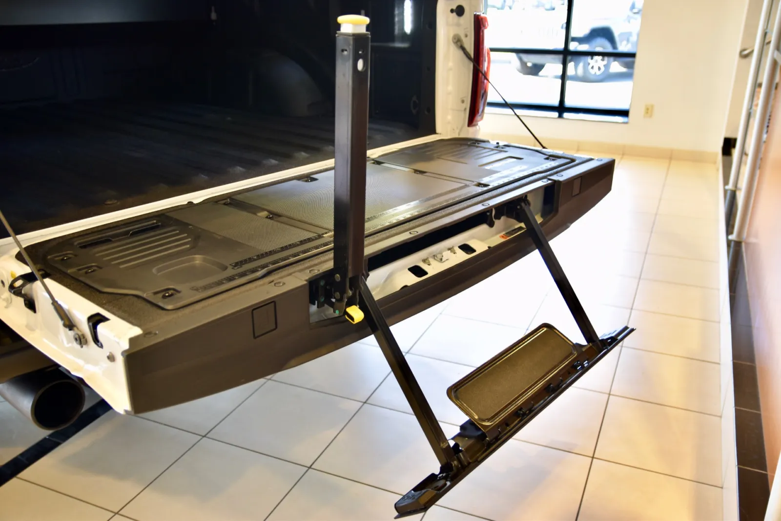 2024 Ford F-150 Raptor - Photo 12