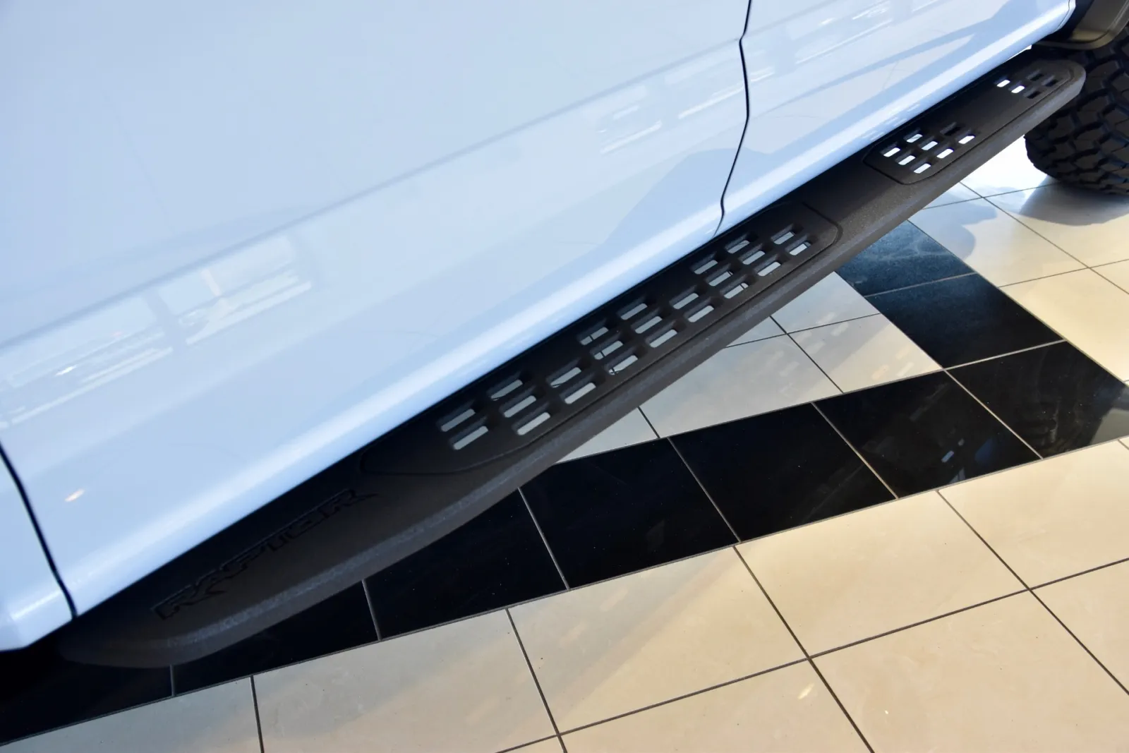 2024 Ford F-150 Raptor - Photo 14