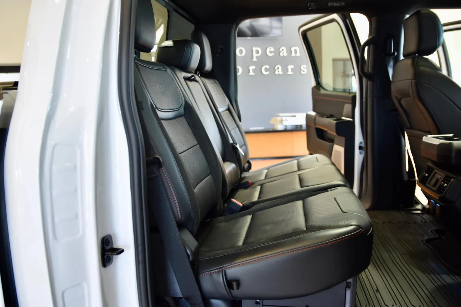 2024 Ford F-150 Raptor - Photo 31