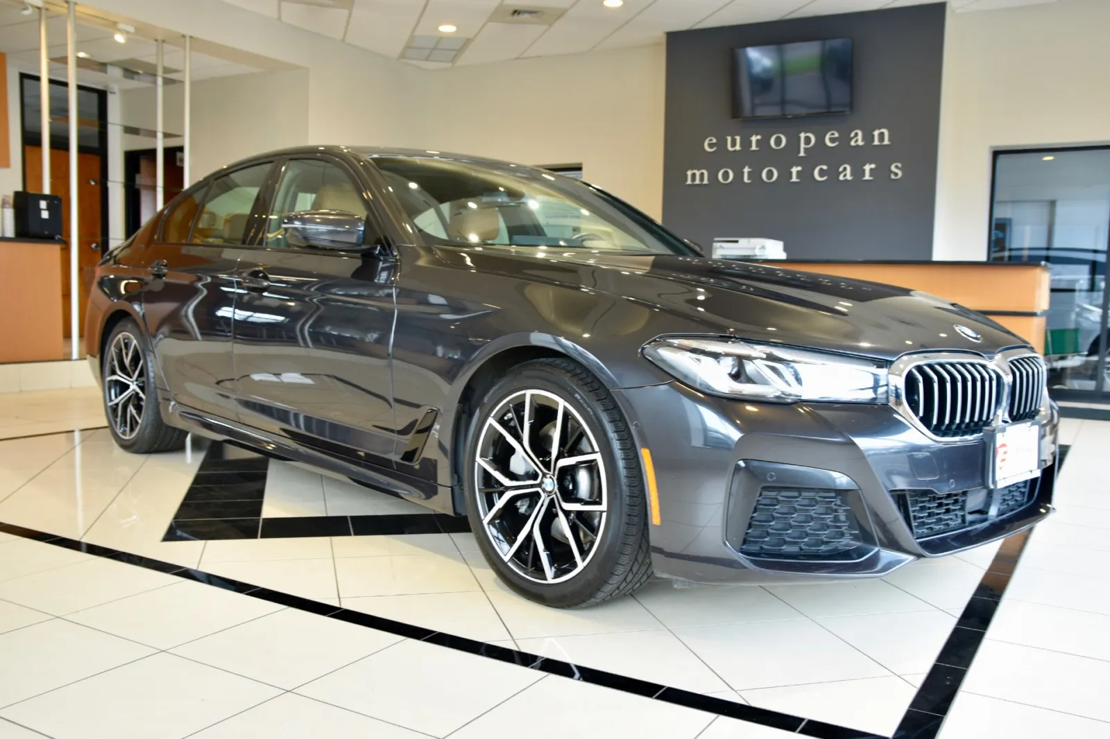 Gray 2022 BMW 5 Series 530i xDrive for sale in Middletown, CT