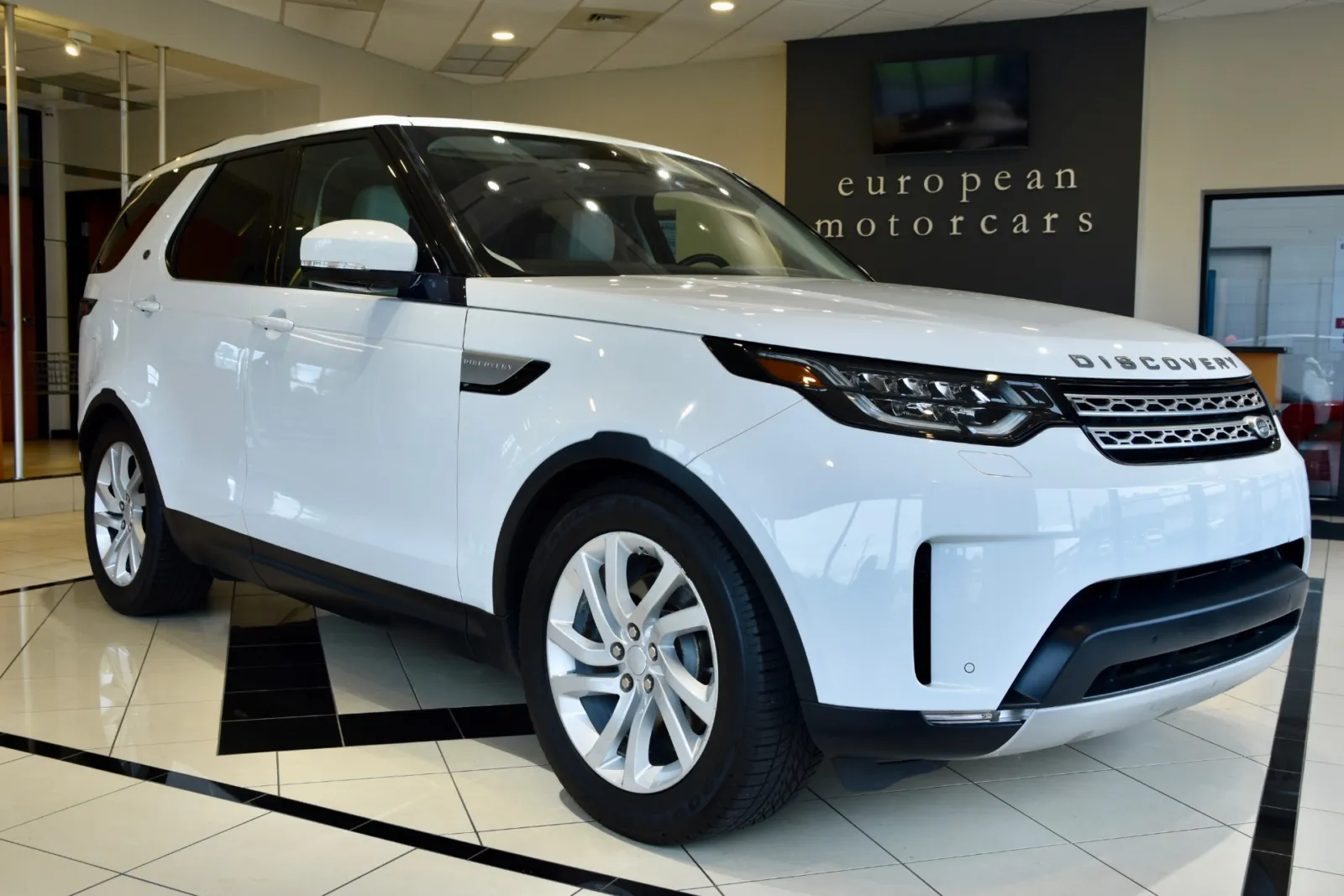 White 2017 Land Rover Discovery HSE for sale in Middletown, CT