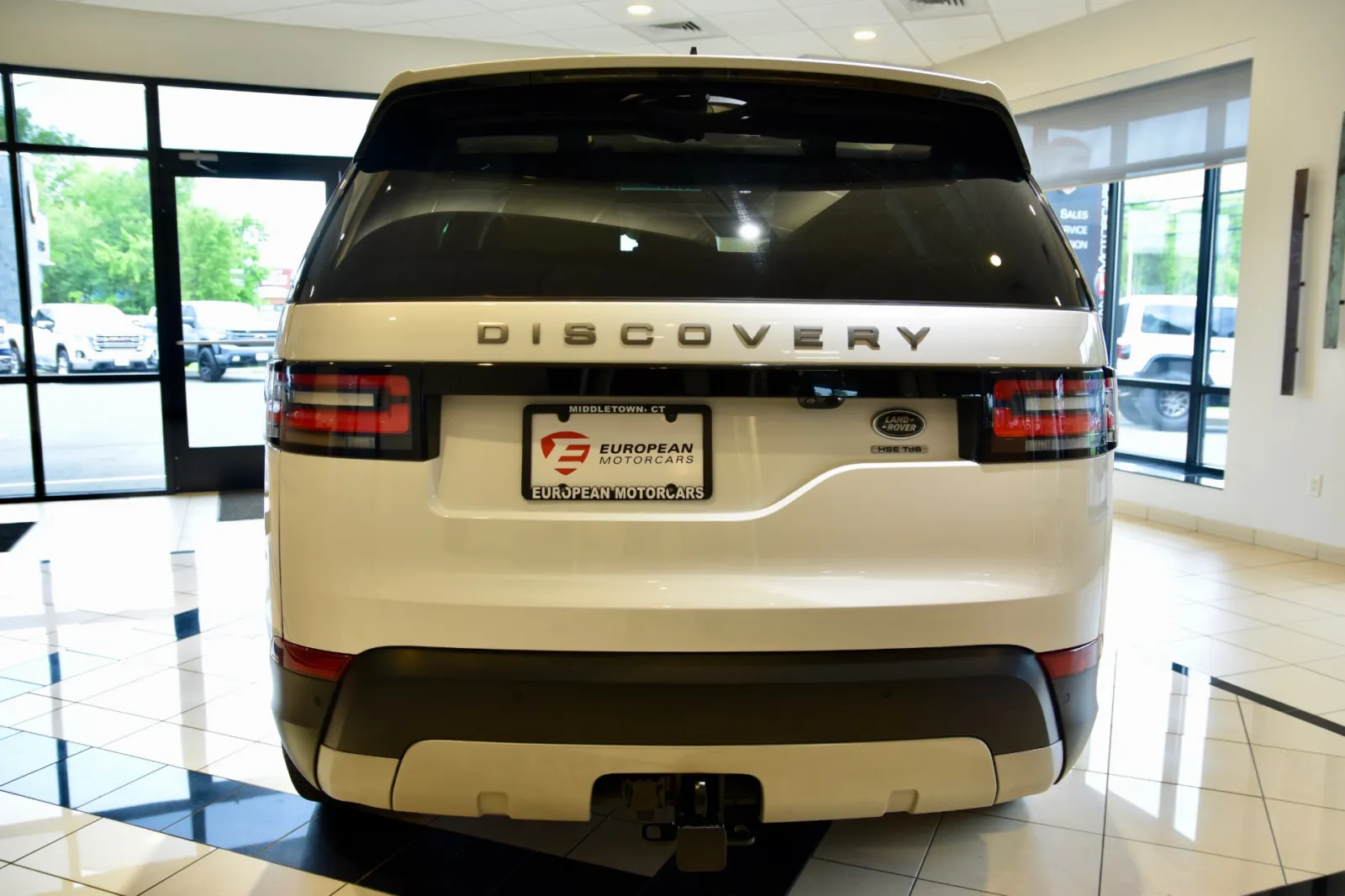 More photos of 2017 Land Rover Discovery HSE at European Motorcars, CT