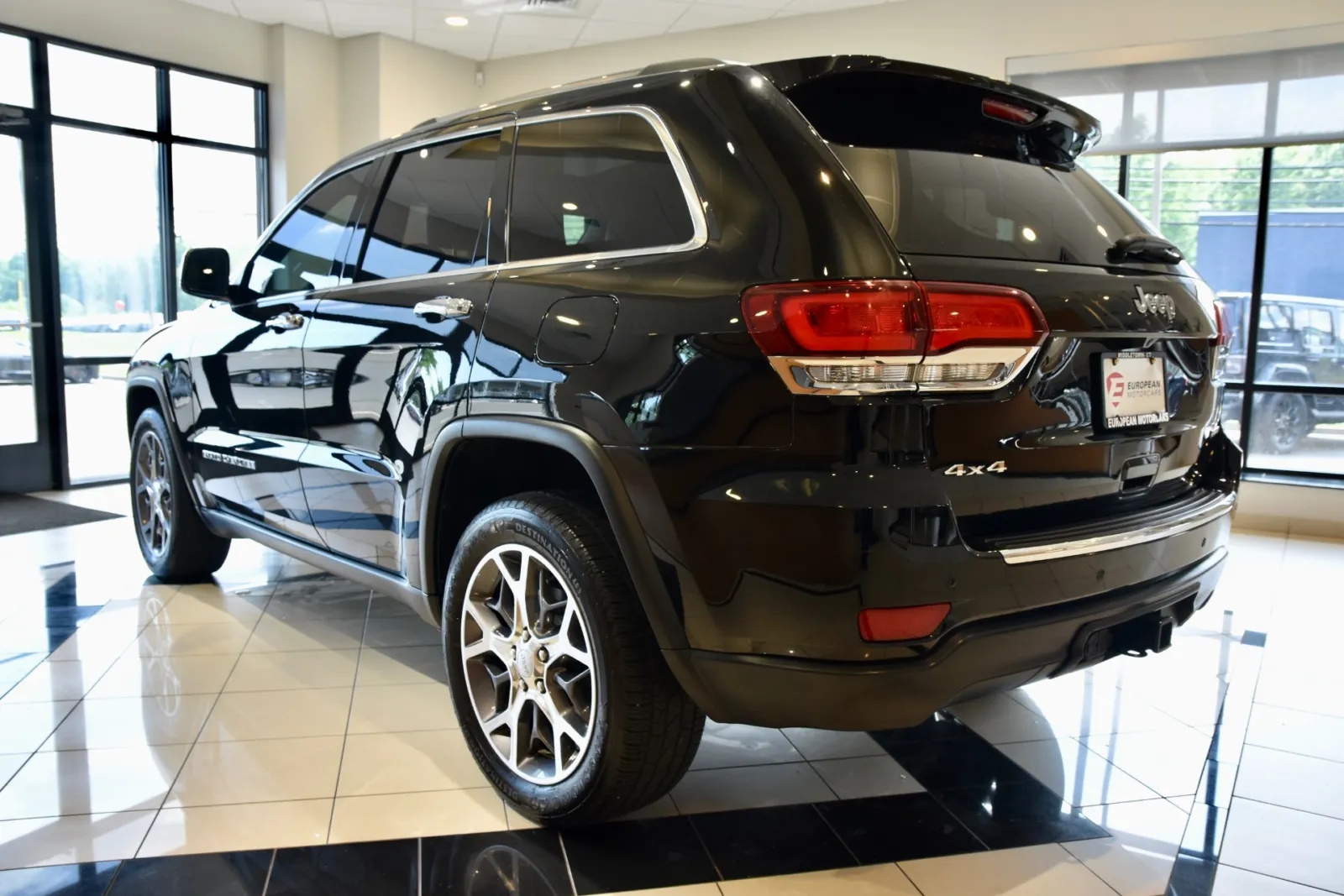 More photos of 2021 Jeep Grand Cherokee Limited at European Motorcars, CT