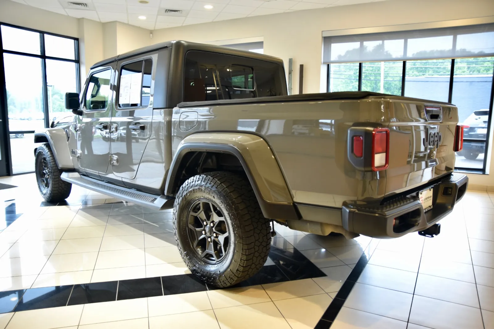 More photos of 2021 Jeep Gladiator Willys at European Motorcars, CT