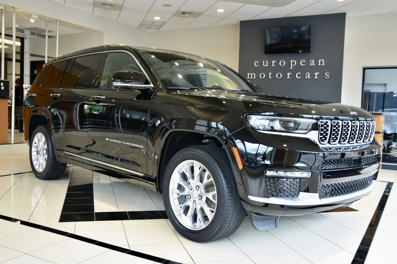 Black 2021 Jeep Grand Cherokee L Summit for sale in Middletown, CT