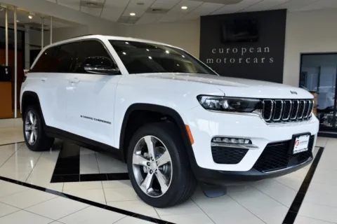 White 2022 Jeep Grand Cherokee Limited for sale in Middletown, CT