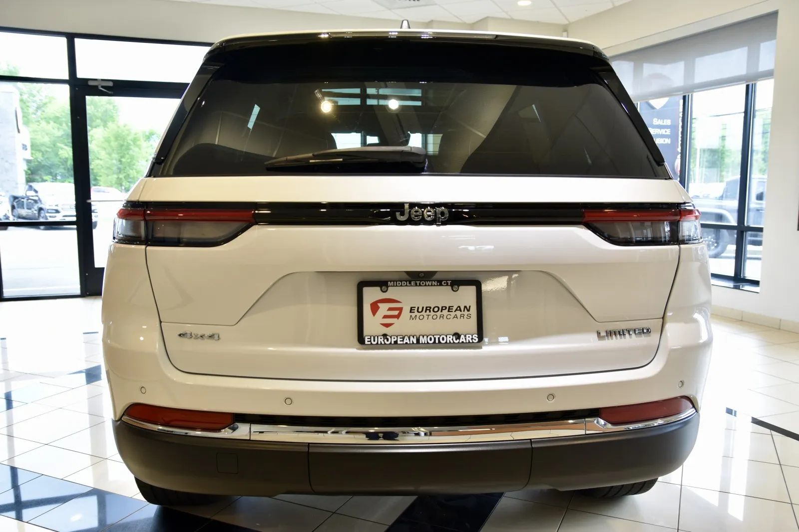 More photos of 2022 Jeep Grand Cherokee Limited at European Motorcars, CT
