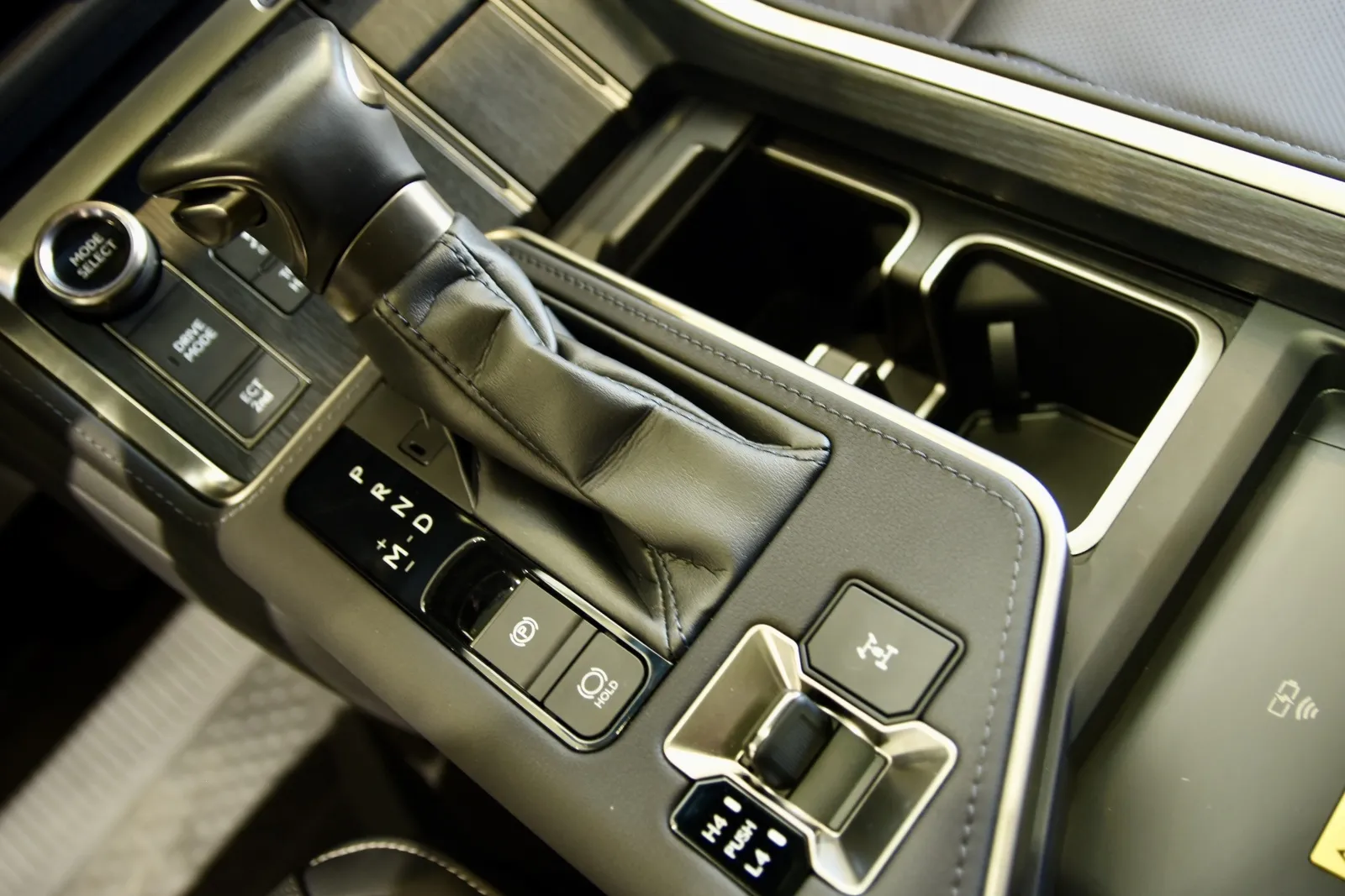 2024 Lexus GX Premium - Photo 17
