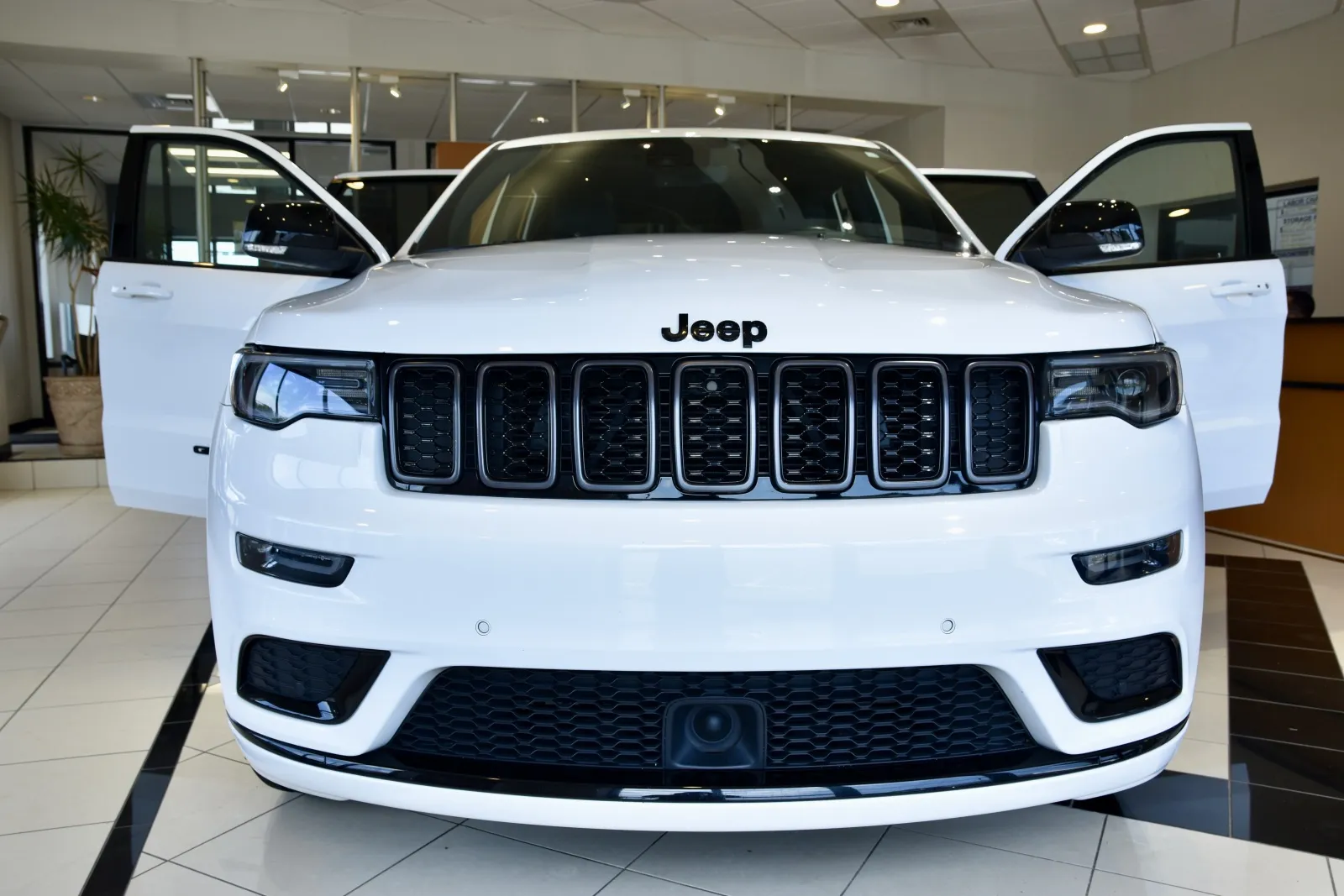 Photos of 2021 Jeep Grand Cherokee Limited X for sale in Middletown, CT at European Motorcars