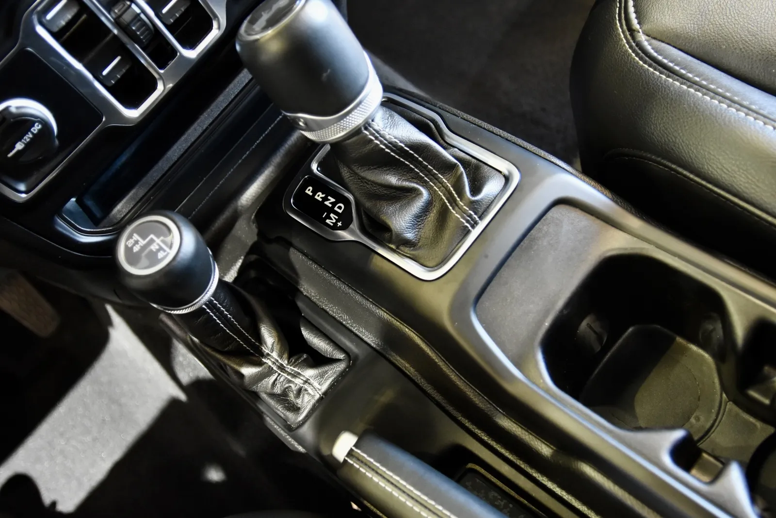 2022 Jeep Wrangler Unlimited Sahara photo 4