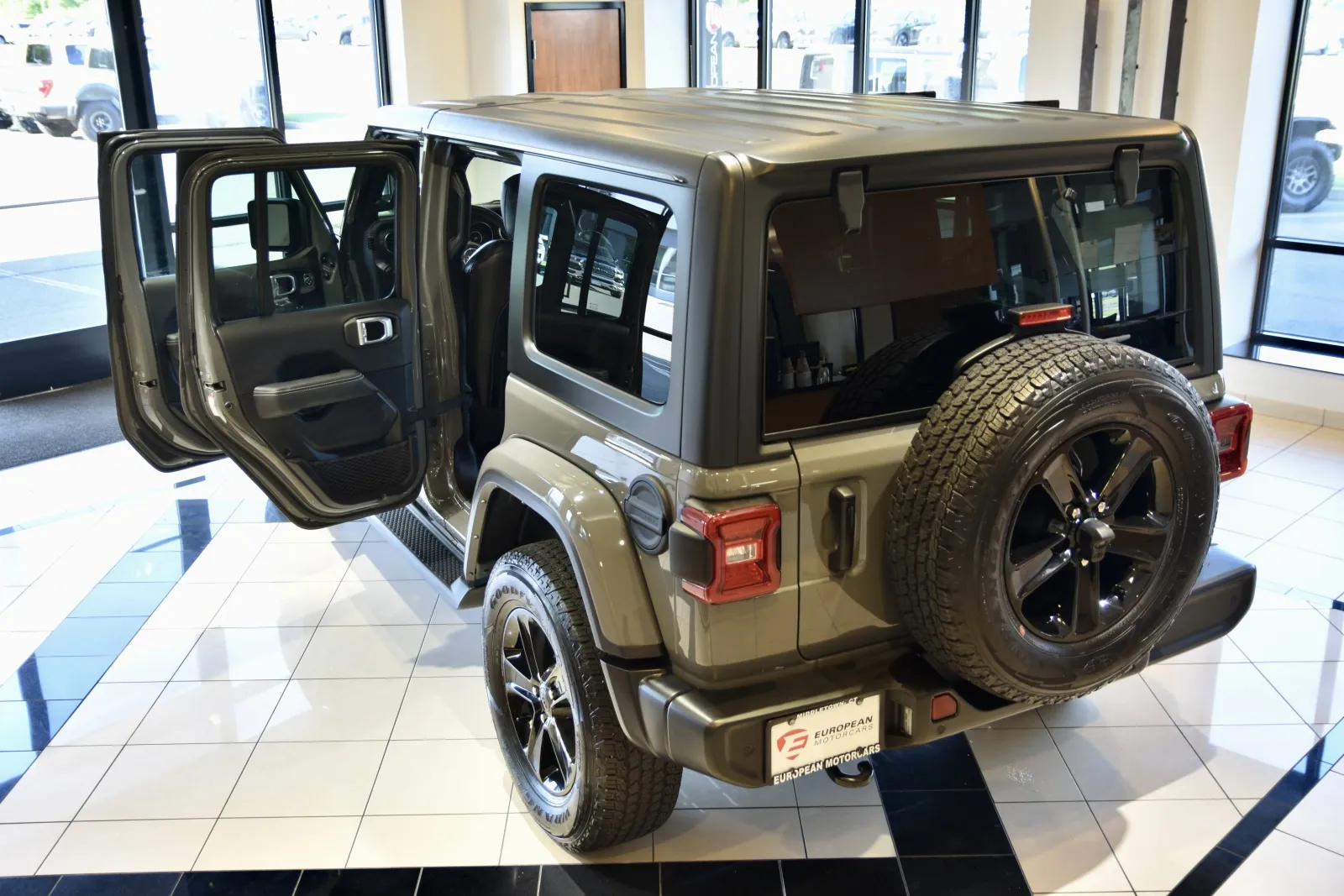 2022 Jeep Wrangler Unlimited Sahara photo 11