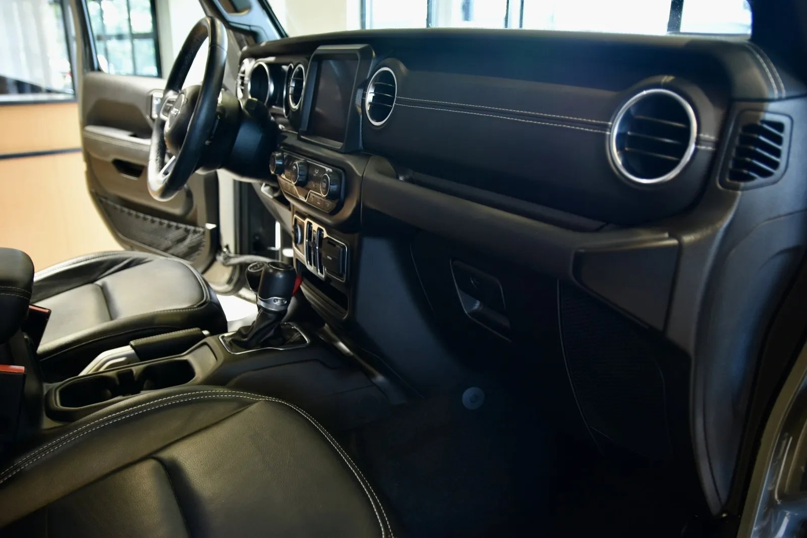 2022 Jeep Wrangler Unlimited Sahara photo 17