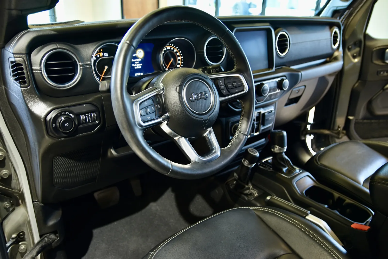 2022 Jeep Wrangler Unlimited Sahara photo 21