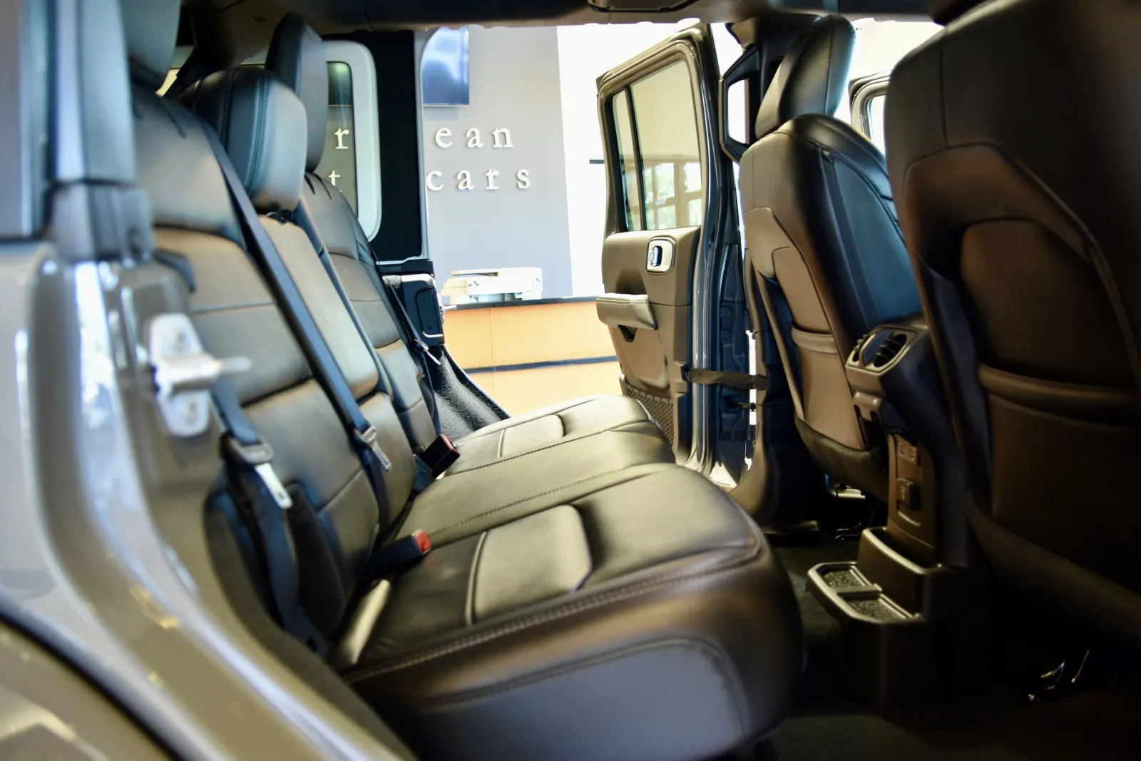2022 Jeep Wrangler Unlimited Sahara photo 16