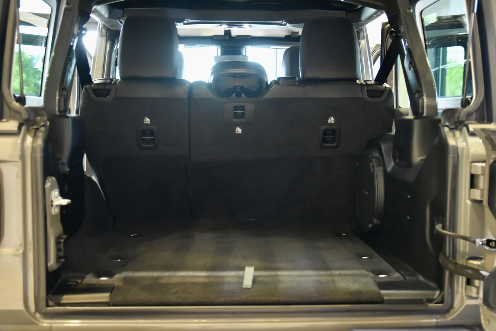 2022 Jeep Wrangler Unlimited Sahara photo 24