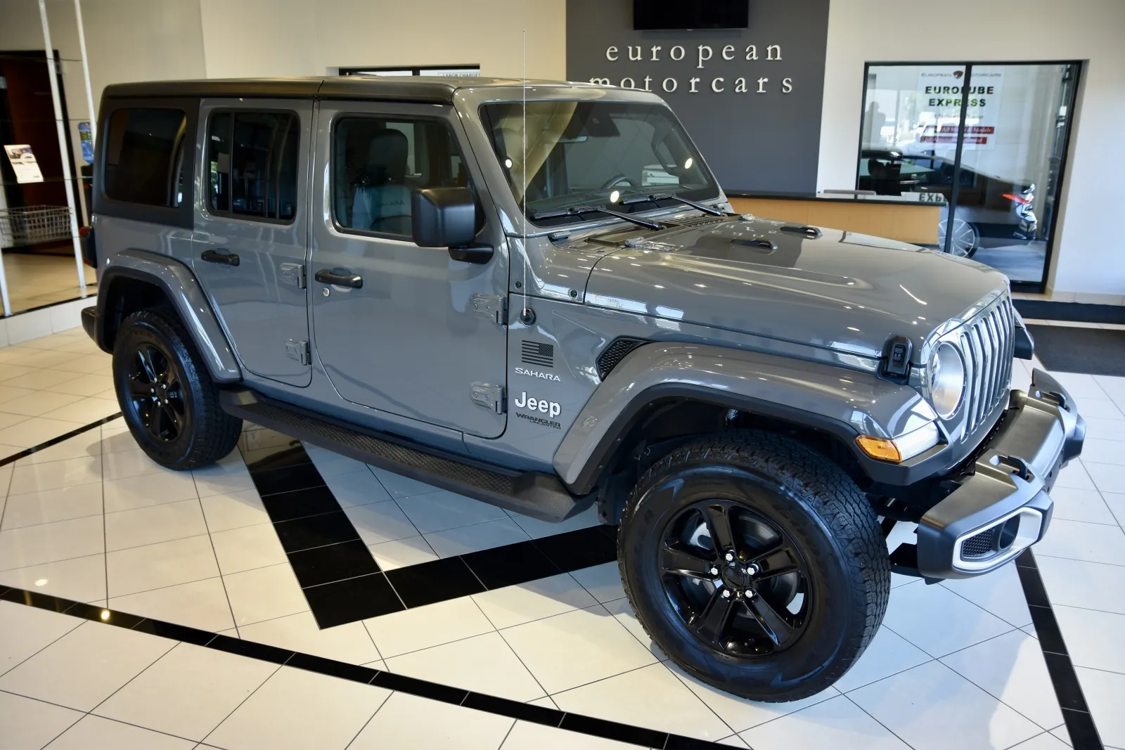 2022 Jeep Wrangler Unlimited Sahara photo 2
