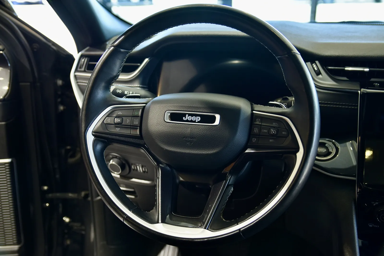 2022 Jeep Grand Cherokee Altitude photo 6