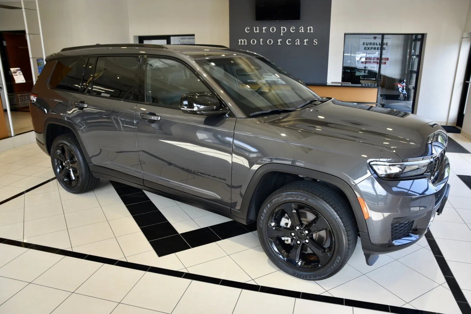 2022 Jeep Grand Cherokee Altitude photo 2