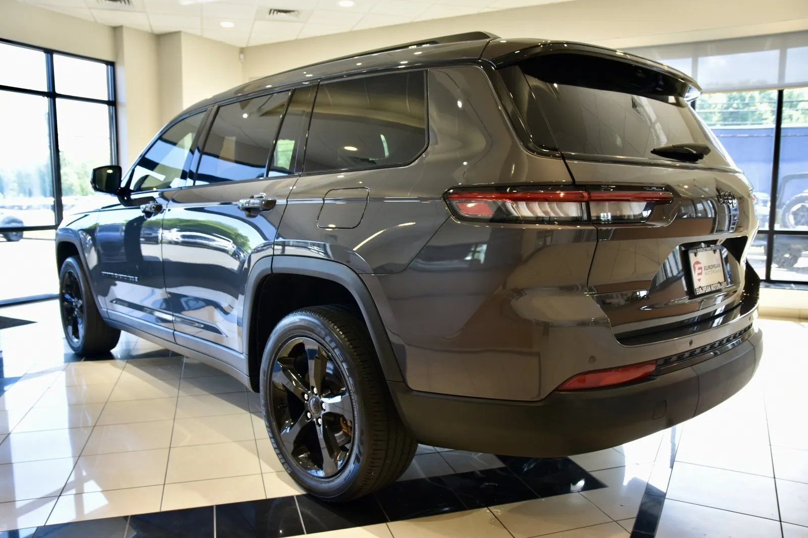 More photos of 2022 Jeep Grand Cherokee L Altitude at European Motorcars, CT