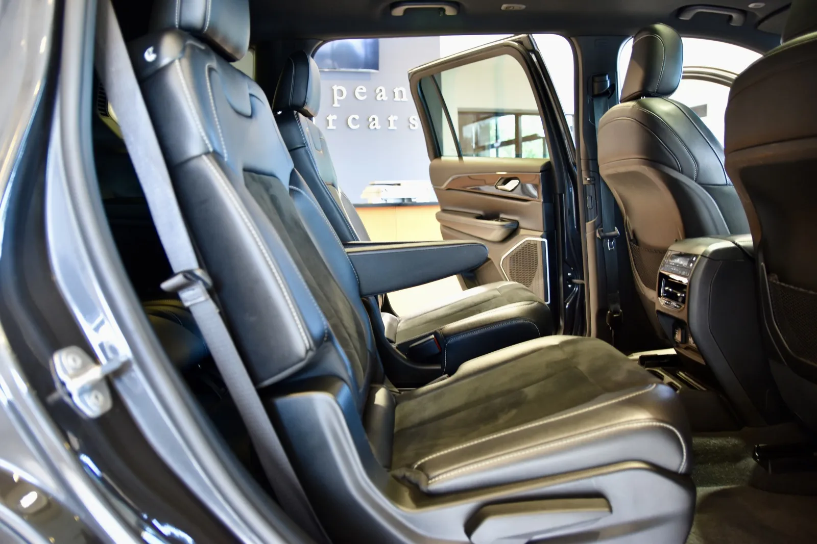 2022 Jeep Grand Cherokee Altitude photo 8