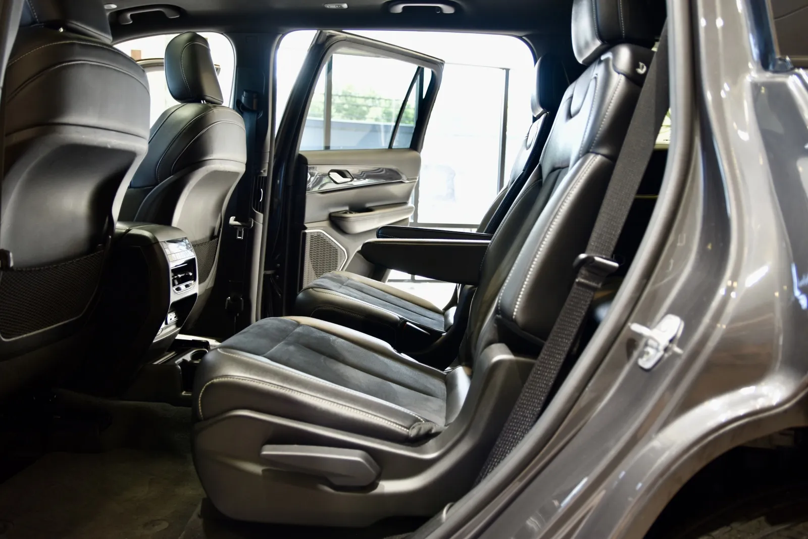 2022 Jeep Grand Cherokee Altitude photo 16