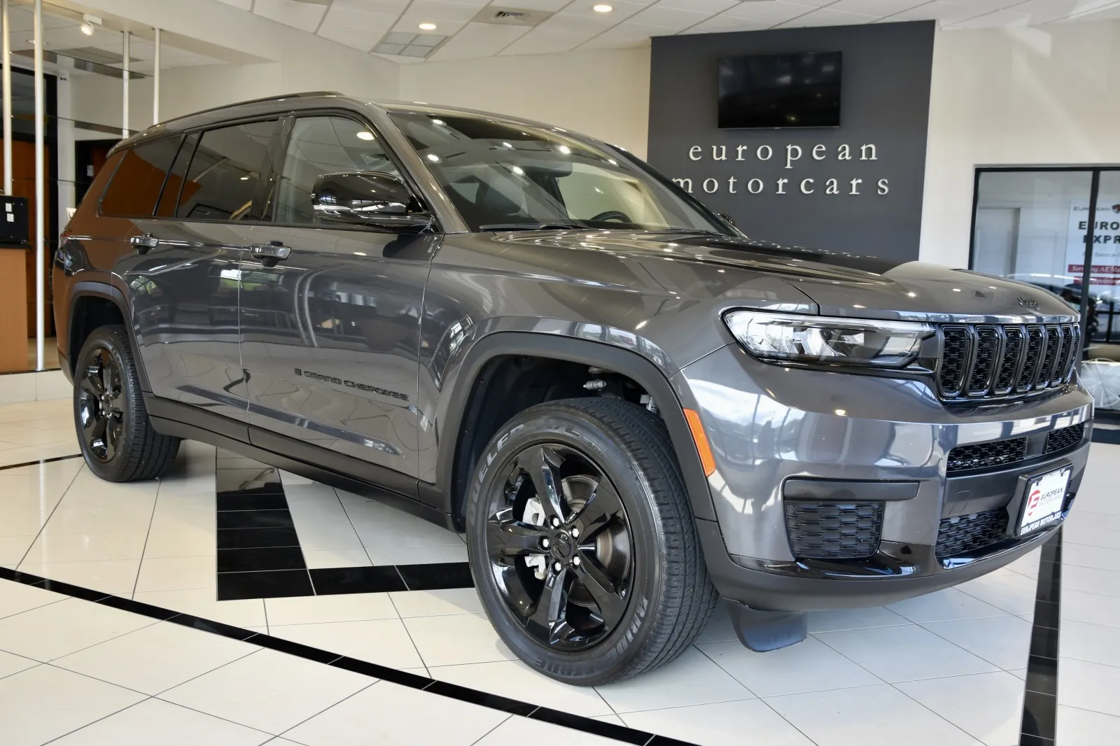 Gray 2022 Jeep Grand Cherokee L Altitude for sale in Middletown, CT
