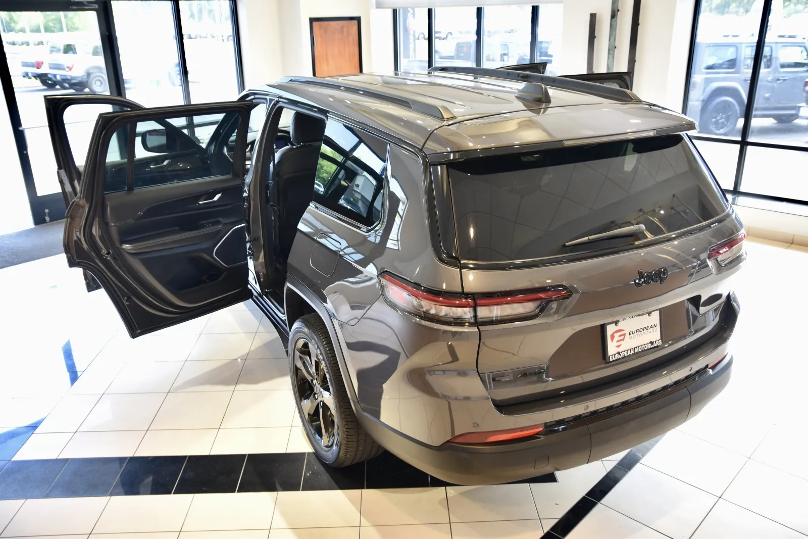 2022 Jeep Grand Cherokee Altitude photo 13