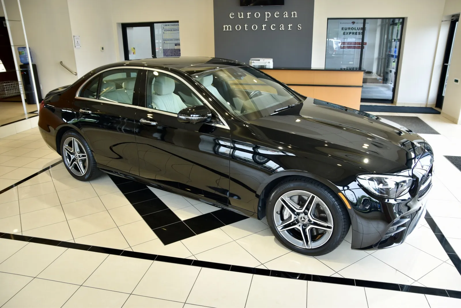 2023 Mercedes Benz E 350 4MATIC photo 3