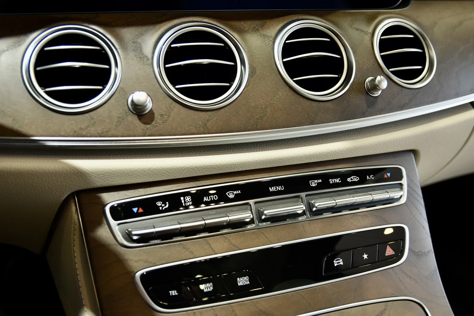 2023 Mercedes Benz E 350 4MATIC photo 14