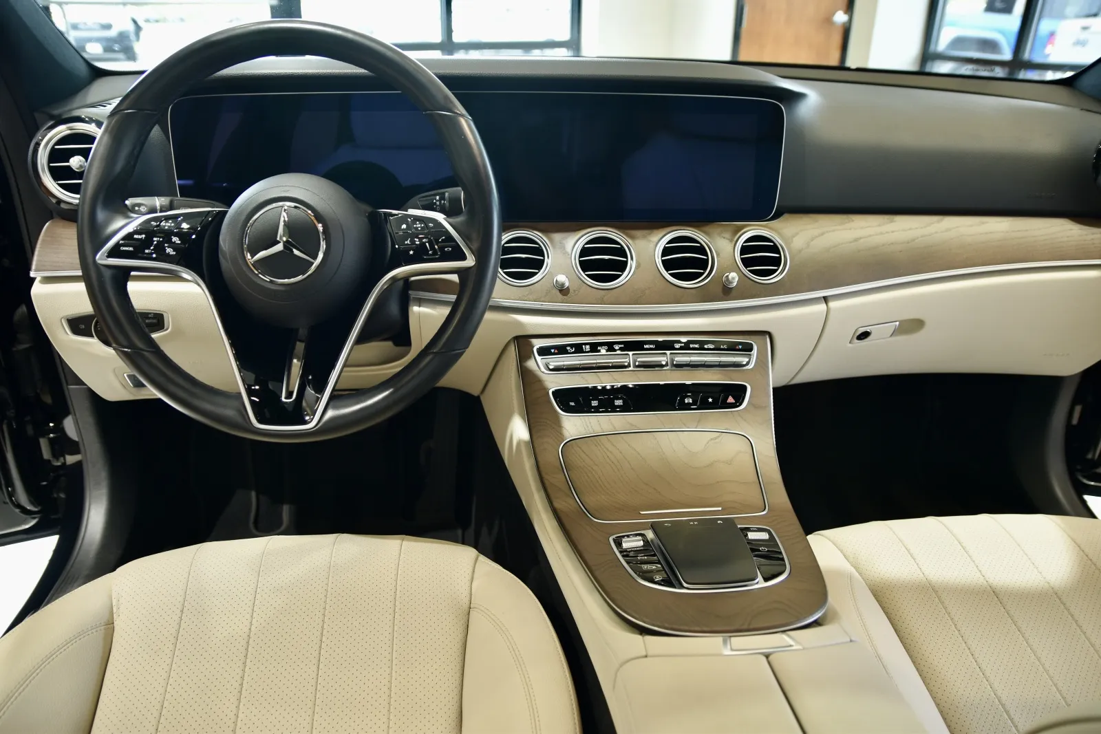 2023 Mercedes Benz E 350 4MATIC photo 5