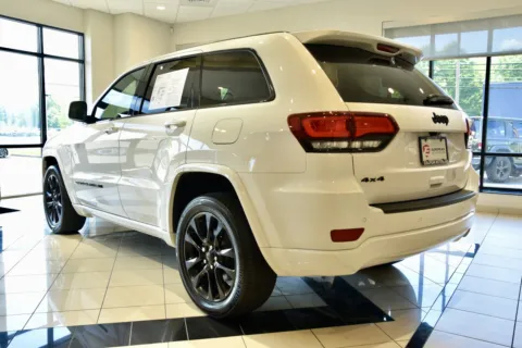 More photos of 2022 Jeep Grand Cherokee WK Laredo X Altitude pkg at European Motorcars, CT